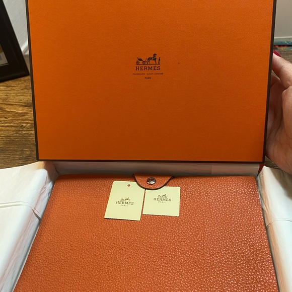 Authentic Brand New Hermes Note Book MM Size - Picture 2 of 7